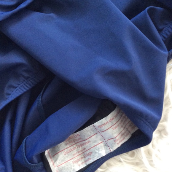 NWT Lands’ End Slendersuit Wrap Swimsuit - Picture 7 of 8